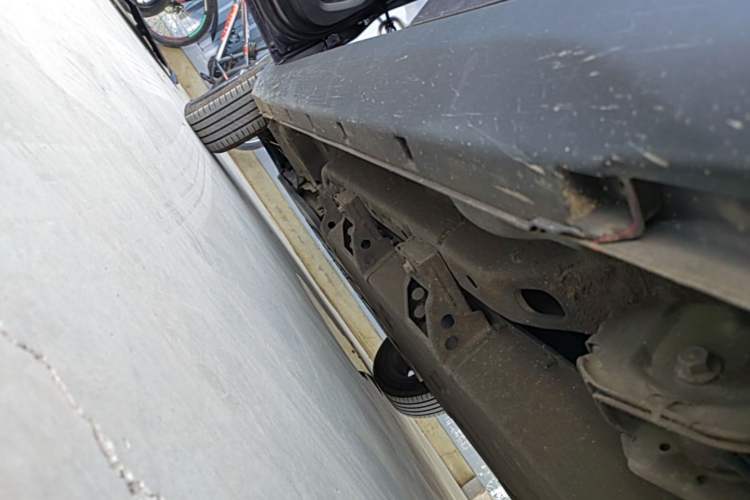 Used NETA V 2022 Chao 300 Lite Ternary Lithium Left Side Sill
