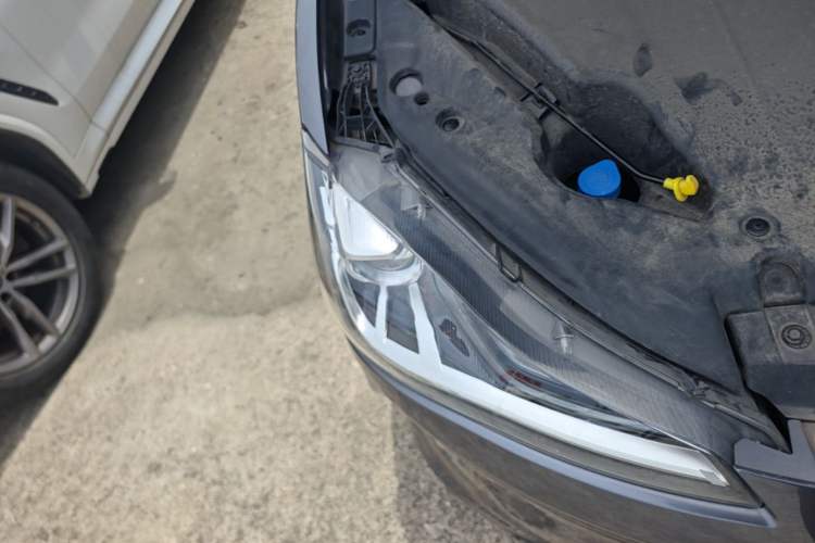 Used NETA V 2022 Pro Long-Range Smart Edition Right Front Headlight
