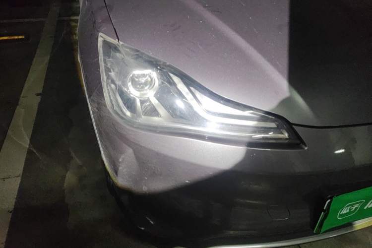 Used NETA V 2022 Chao 400 Lite Right Front Headlight