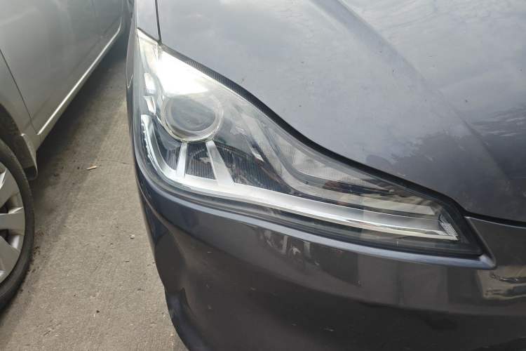 Used NETA V 2022 Long-Range Industry Custom Edition Right Front Headlight