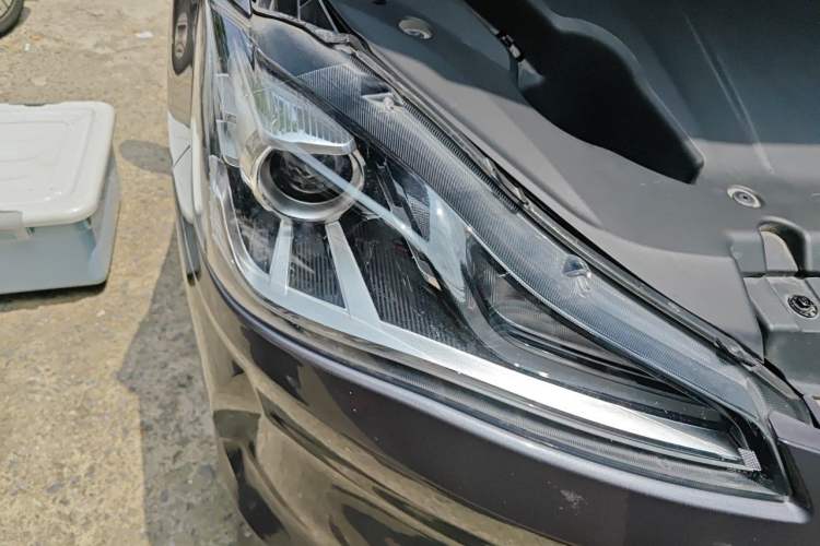 Used NETA V 2022 Chao 400 Lite Right Front Headlight
