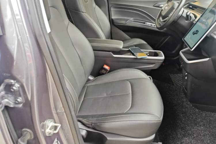 Used NETA V 2022 Chao 400 Lite Right Front Seat