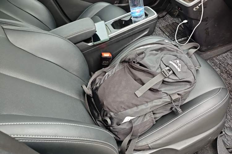 Used NETA V 2022 Pro Long-Range Smart Edition Right Front Seat