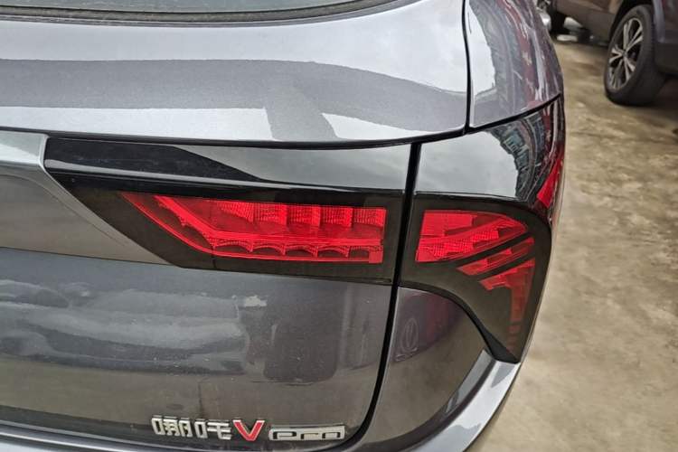 Used NETA V 2022 Pro Long-Range Smart Edition Right Rear Taillight