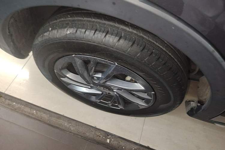 Used NETA V 2022 Chao 300 Industry Custom Edition Right Rear Wheel Hub