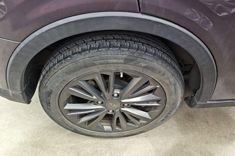 Used NETA V 2022 Pro Long-Range Smart Edition Right Rear Wheel Hub