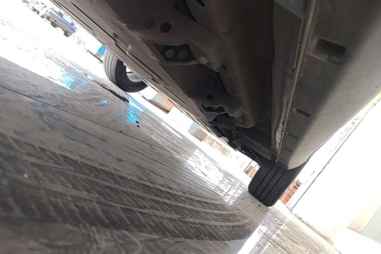 Used NETA V 2022 Long-Range Industry Custom Edition Right Side Sill