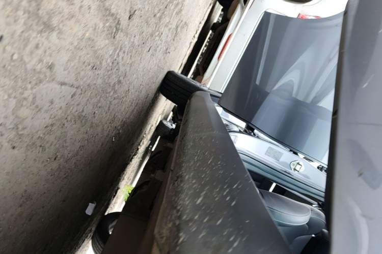 Used NETA V 2022 Pro Long-Range Smart Edition Right Side Sill