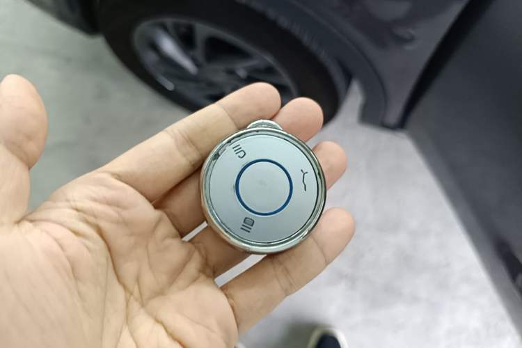 Used NETA V 2022 Chao 300 Lite Ternary Lithium Vehicle Key
