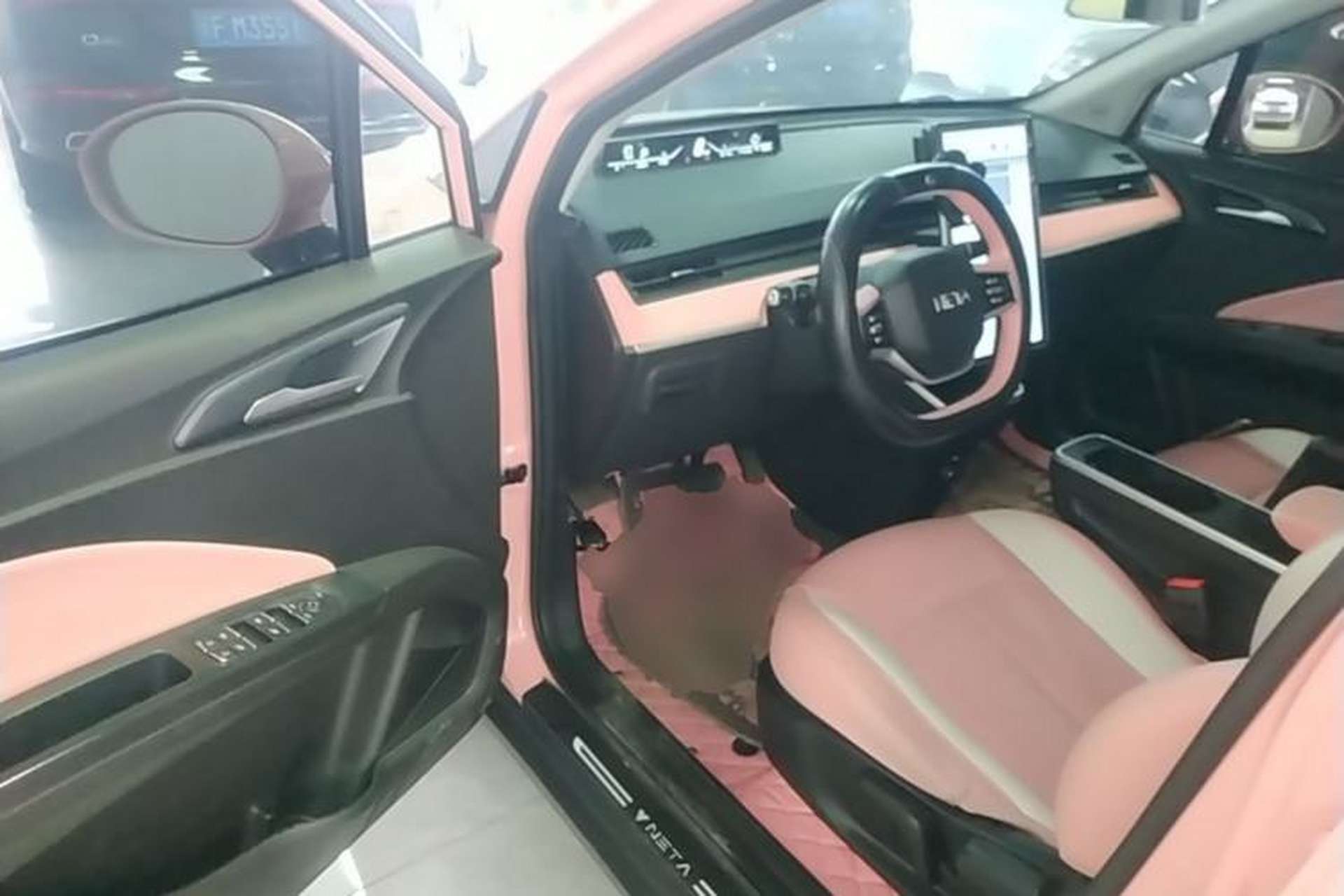 Used NETA V 2022 Chao 400 Lite Pink Custom Edition Driver Seat