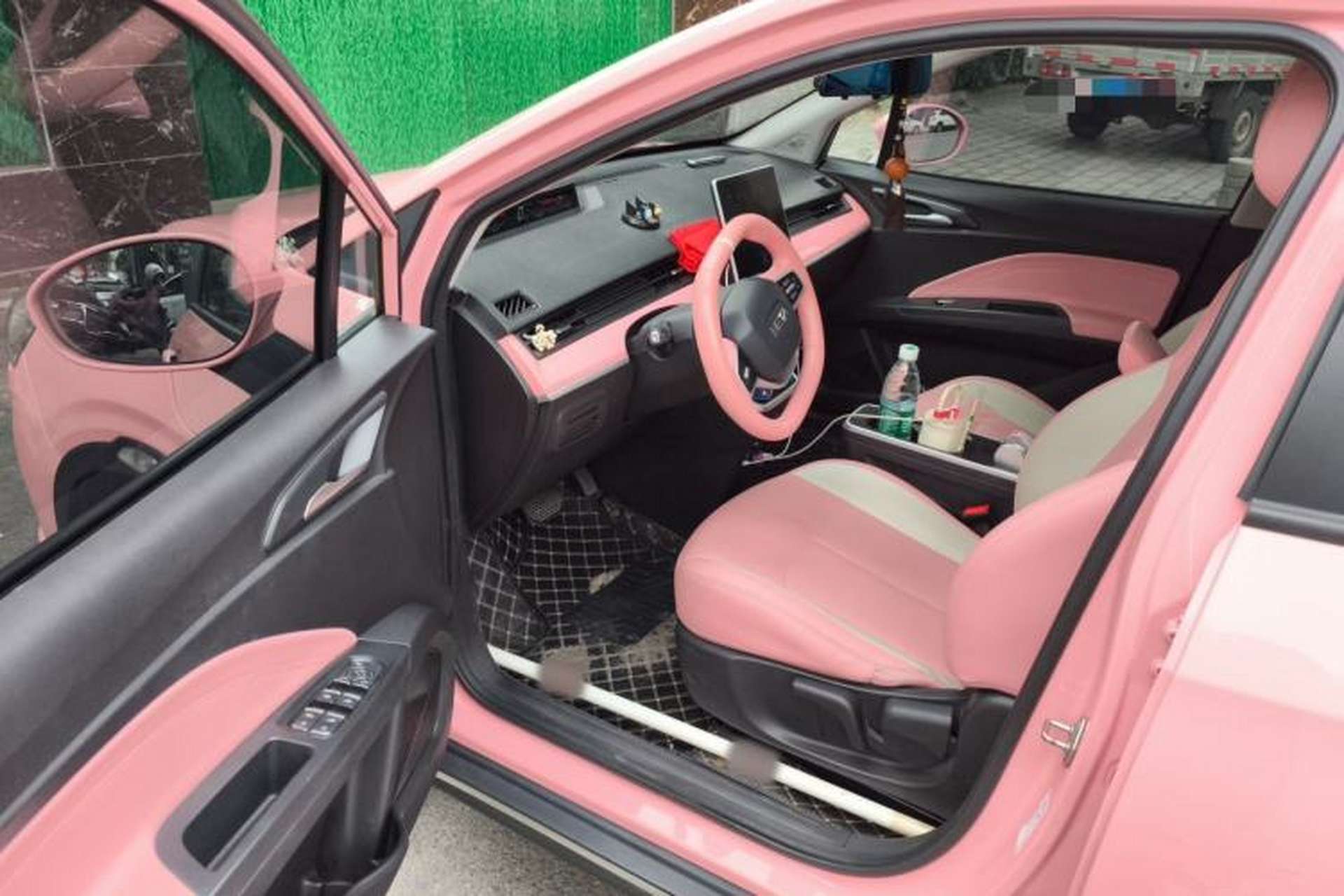 Used NETA V 2022 Chao 400 Lite Pink Custom Edition Driver Seat