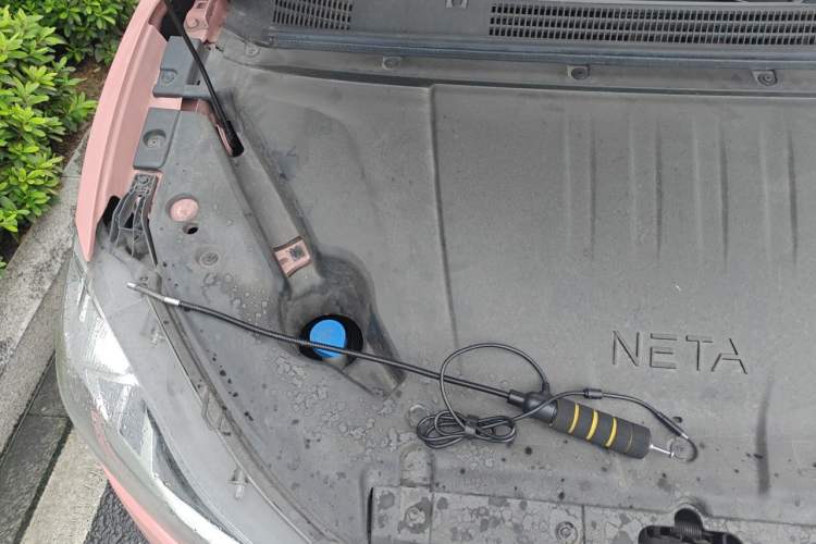 Used NETA V 2022 Chao 400 Lite Pink Custom Edition Engine Bay Right