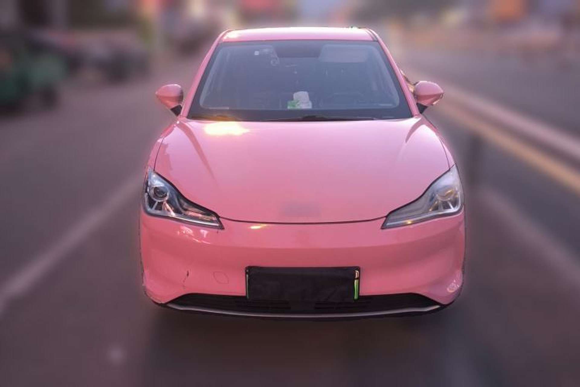 Used NETA V 2022 Chao 400 Lite Pink Custom Edition Front