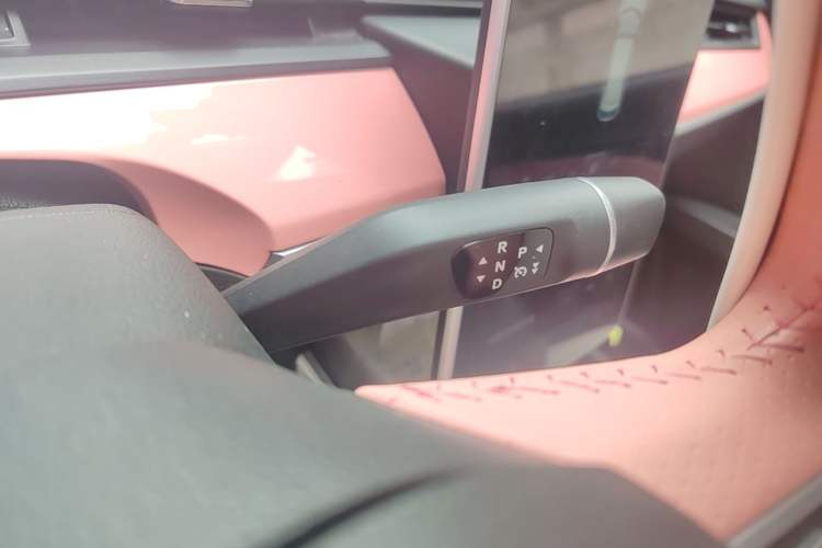 Used NETA V 2022 Chao 400 Lite Pink Custom Edition Gear Lever