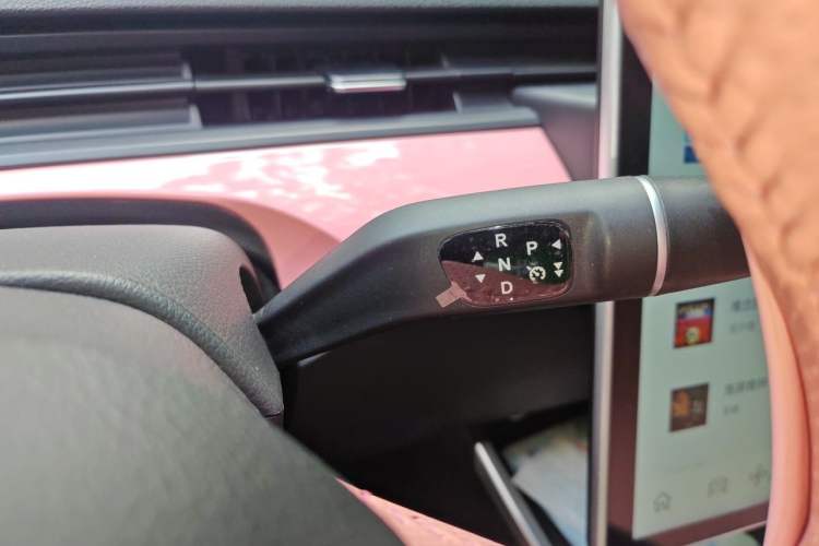 Used NETA V 2022 Chao 400 Lite Pink Custom Edition Gear Lever
