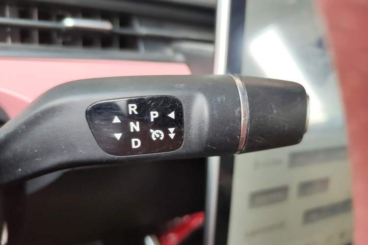 Used NETA V 2022 Chao 400 Lite Pink Custom Edition Gear Lever