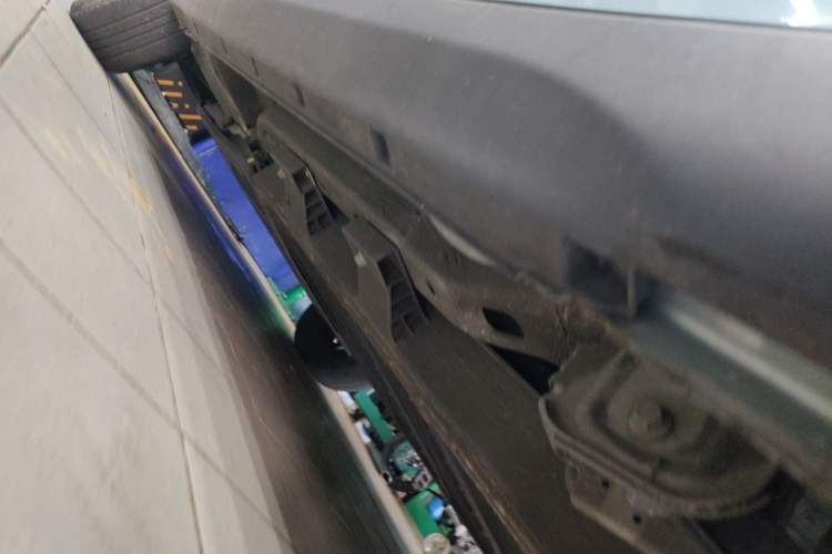 Used NETA V 2022 Standard Range Industry Custom Edition Chassis Rear Left