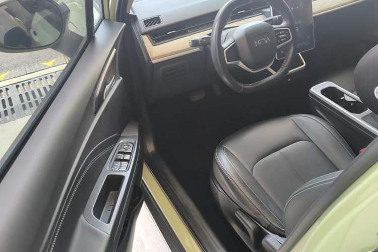 Used NETA V 2022 Chao 300 Lite Ternary Lithium Driver Seat