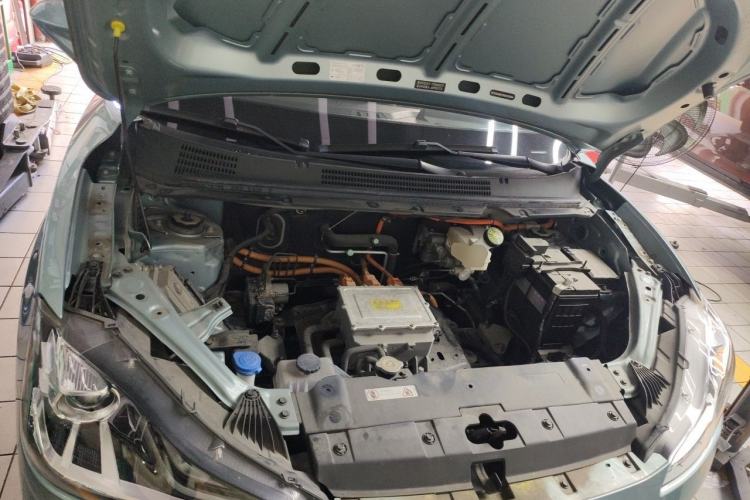 Used NETA V 2022 Standard Range Industry Custom Edition Engine Bay