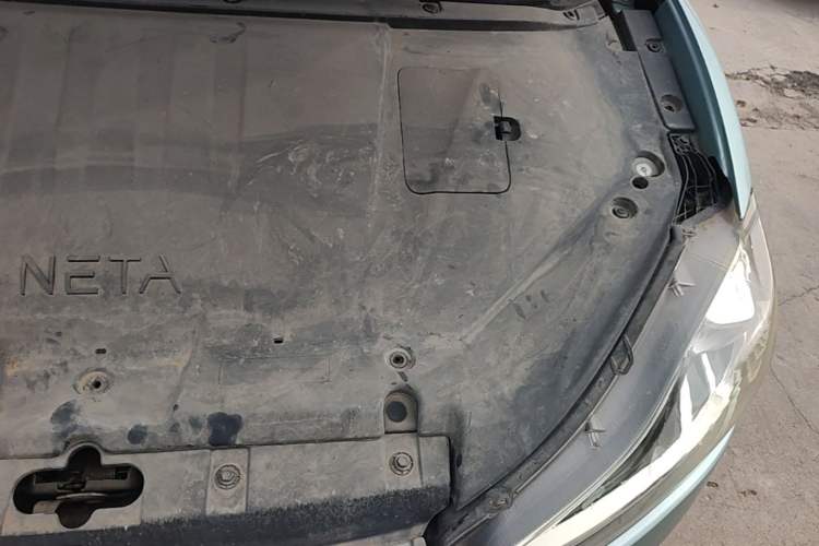 Used NETA V 2022 Chao 300 Lite Ternary Lithium Engine Bay Left