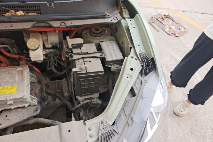 Used NETA V 2022 Chao 400 Lite Engine Bay Left