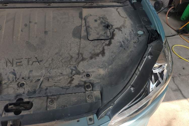 Used NETA V 2022 Chao 400 Engine Bay Left
