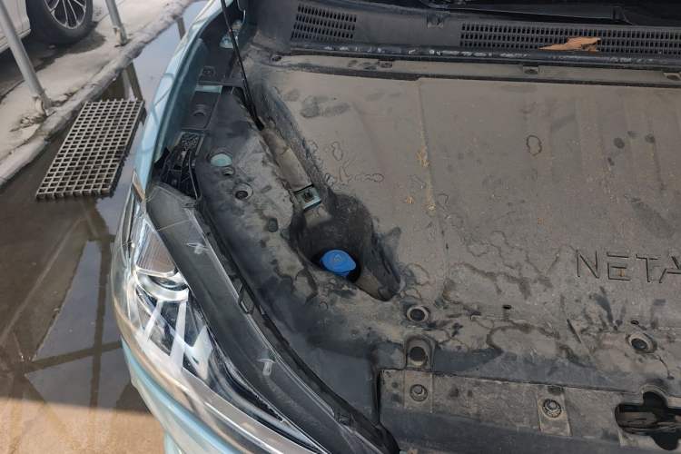 Used NETA V 2022 Chao 400 Engine Bay Right