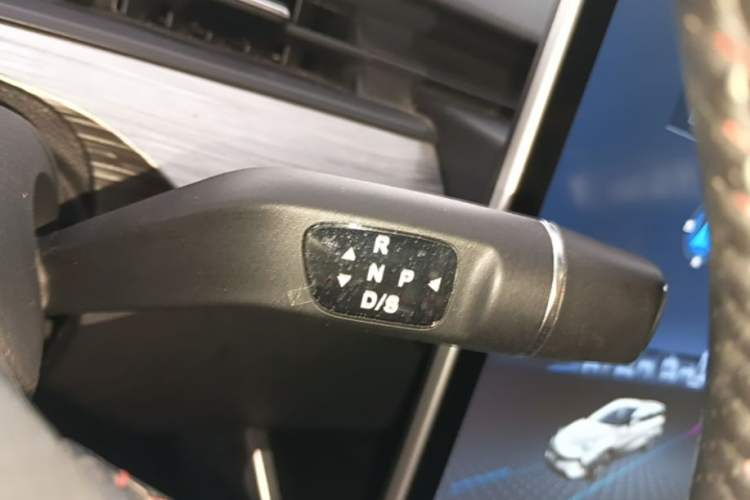 Used NETA V 2022 Chao 300 Lite Lithium Iron Phosphate Gear Lever