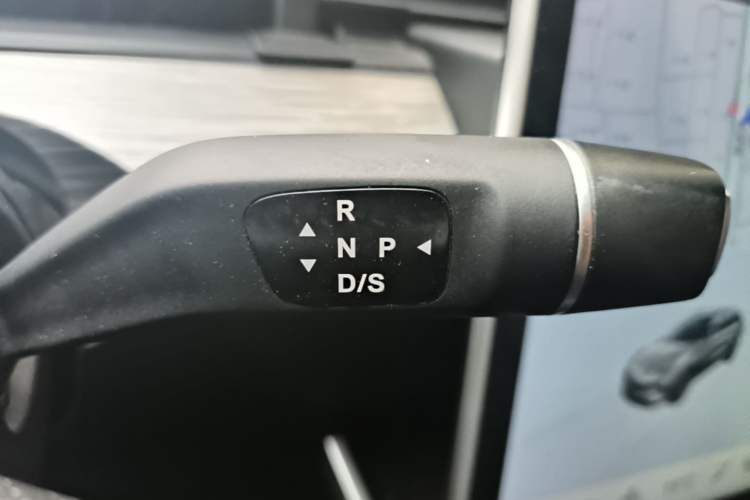 Used NETA V 2022 Chao 300 Lite Ternary Lithium Gear Lever