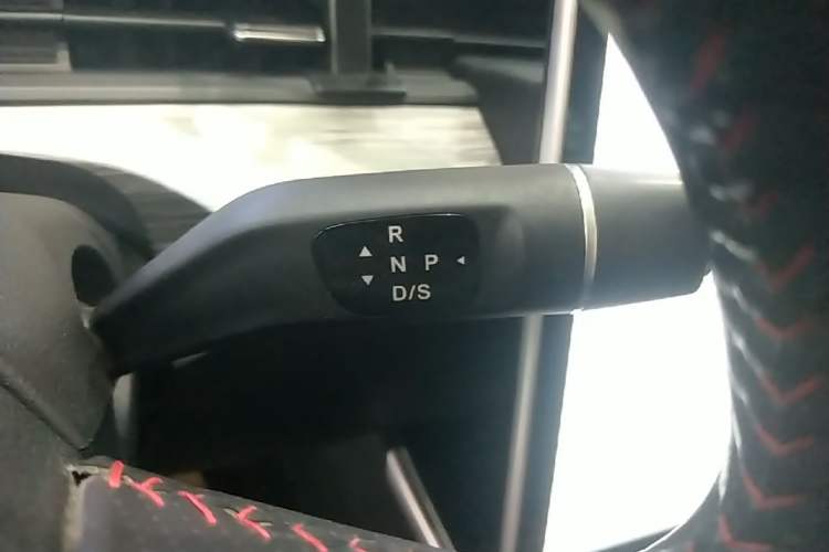 Used NETA V 2022 Chao 300 Lite Lithium Iron Phosphate Gear Lever