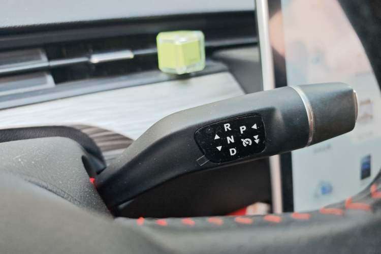 Used NETA V 2022 Chao 400 Lite Gear Lever