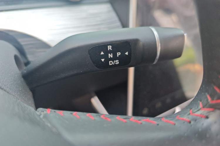 Used NETA V 2022 Chao 300 Lite Lithium Iron Phosphate Gear Lever