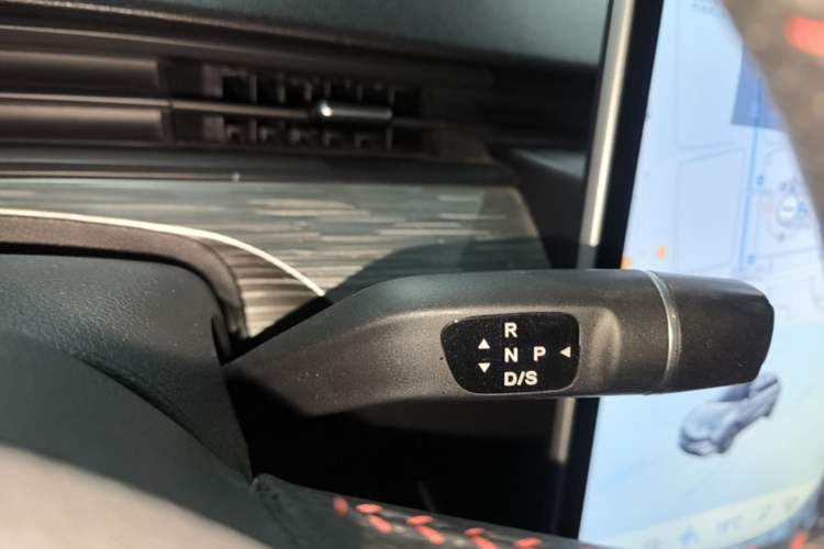 Used NETA V 2022 Chao 300 Lite Lithium Iron Phosphate Gear Lever
