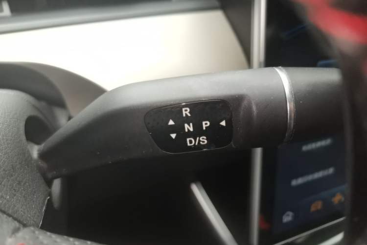 Used NETA V 2022 Long-Range Industry Custom Edition Gear Lever