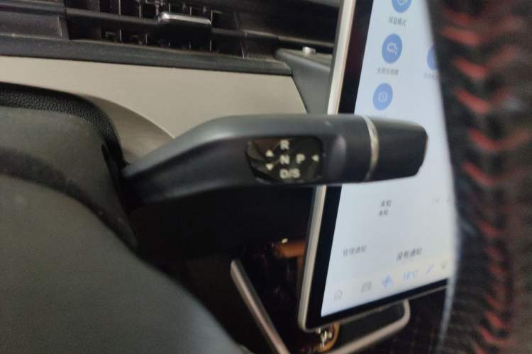 Used NETA V 2022 Standard Range Industry Custom Edition Gear Lever