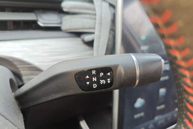 Used NETA V 2022 Chao 400 Pro Gear Lever