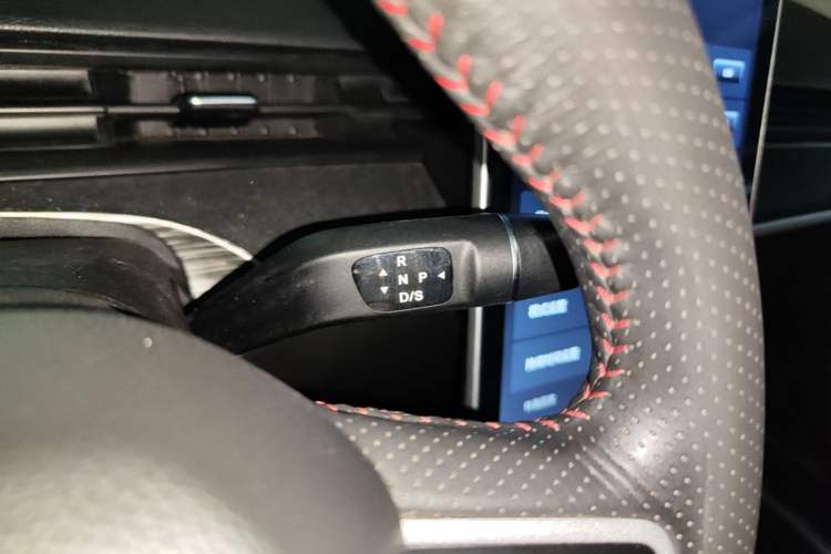 Used NETA V 2022 Chao 300 Lite Ternary Lithium Gear Lever