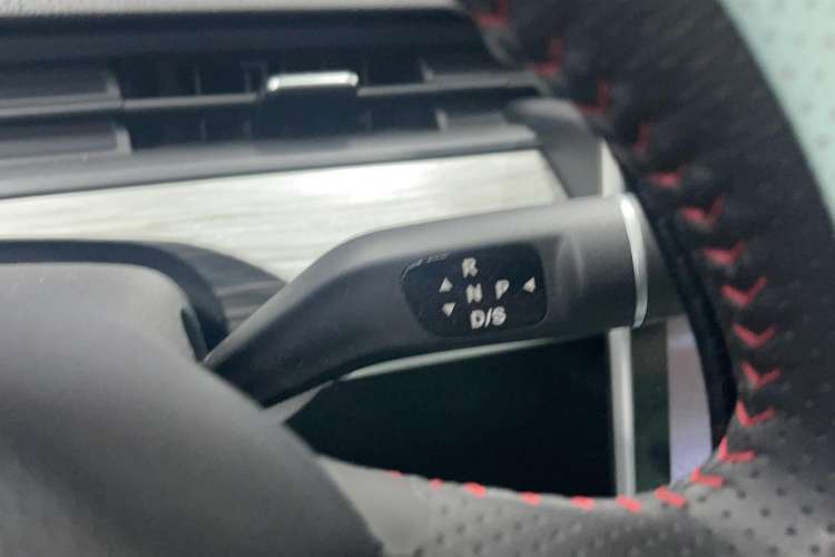 Used NETA V 2022 Chao 300 Lite Lithium Iron Phosphate Gear Lever