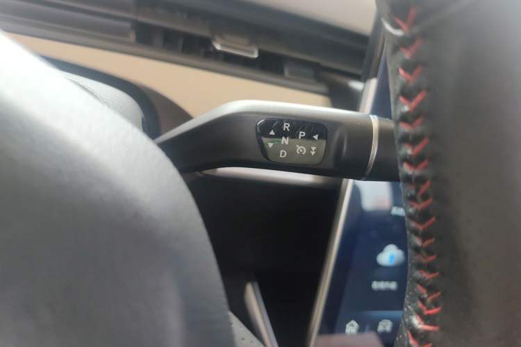 Used NETA V 2022 Chao 400 Gear Lever