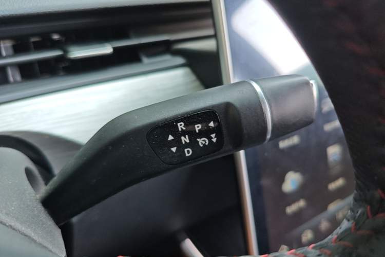 Used NETA V 2022 Chao 400 Gear Lever