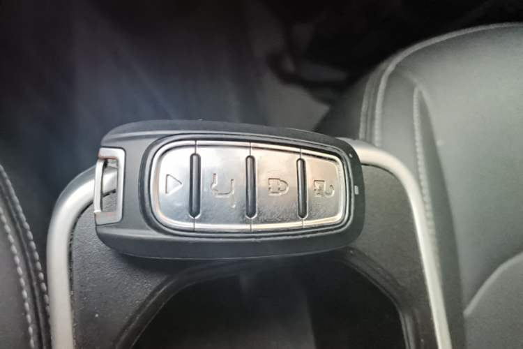 Used NETA V 2022 Chao 300 Lite Ternary Lithium Interior 1