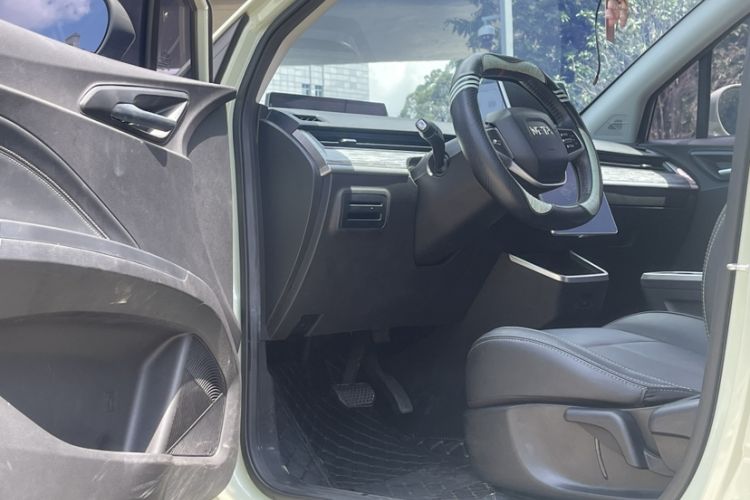 Used NETA V 2022 Chao 400 Lite Interior 1