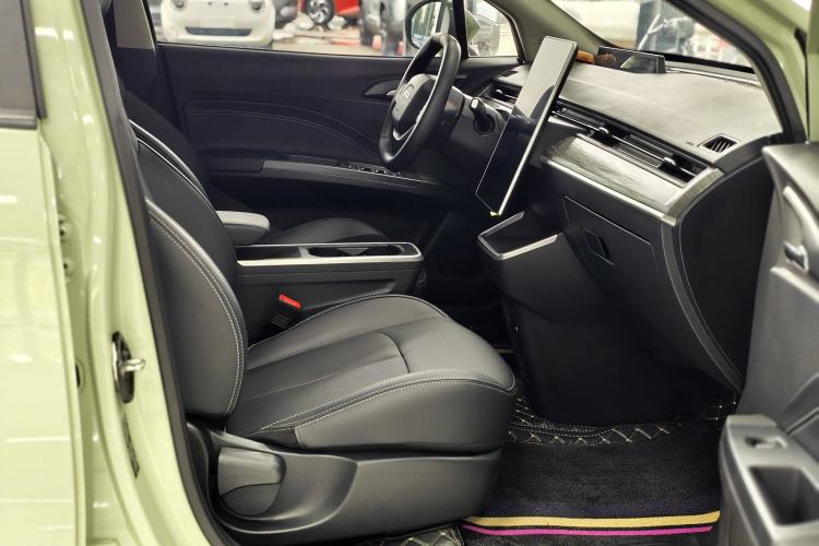 Used NETA V 2022 Chao 400 Lite Interior 2