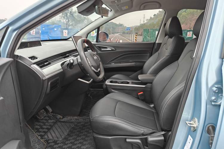 Used NETA V 2022 Chao 400 Lite Interior 2