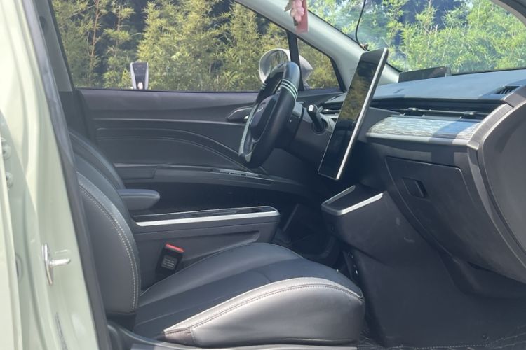 Used NETA V 2022 Chao 400 Lite Interior 2