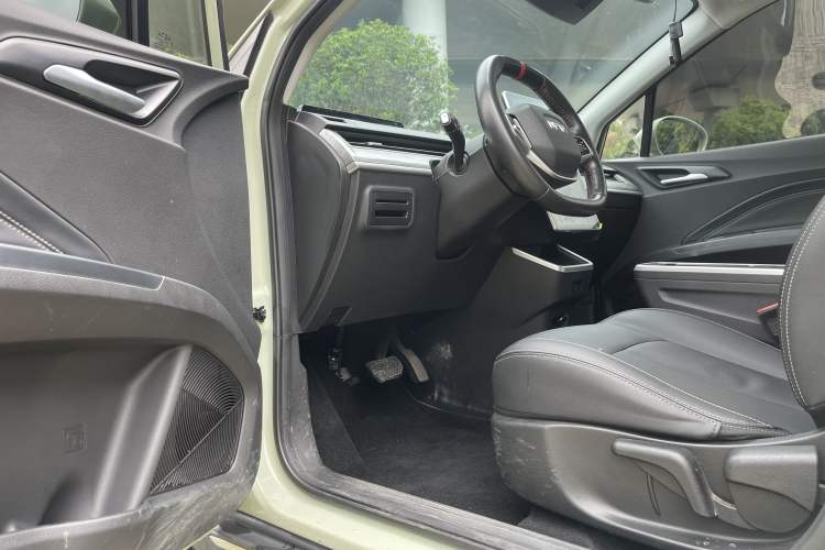 Used NETA V 2022 Chao 400 Lite Interior 3