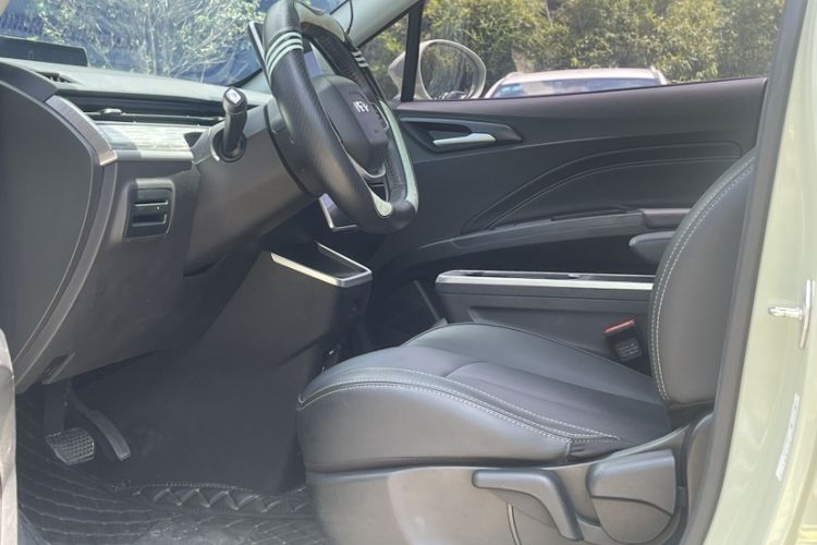 Used NETA V 2022 Chao 400 Lite Interior 3