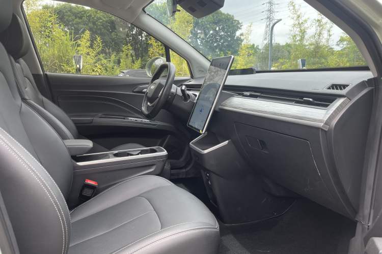 Used NETA V 2022 Chao 400 Lite Interior 5