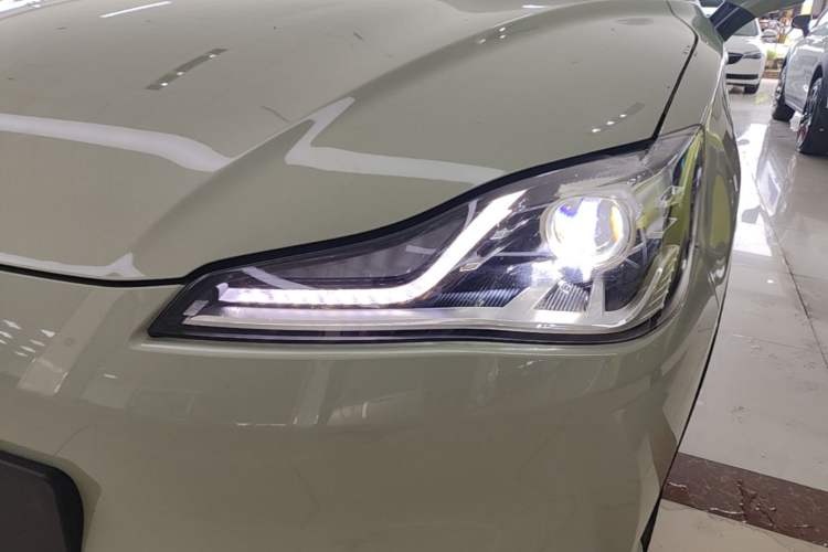 Used NETA V 2022 Chao 400 Lite Left Front Headlight