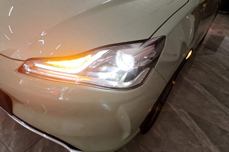Used NETA V 2022 Chao 400 Lite Left Front Headlight